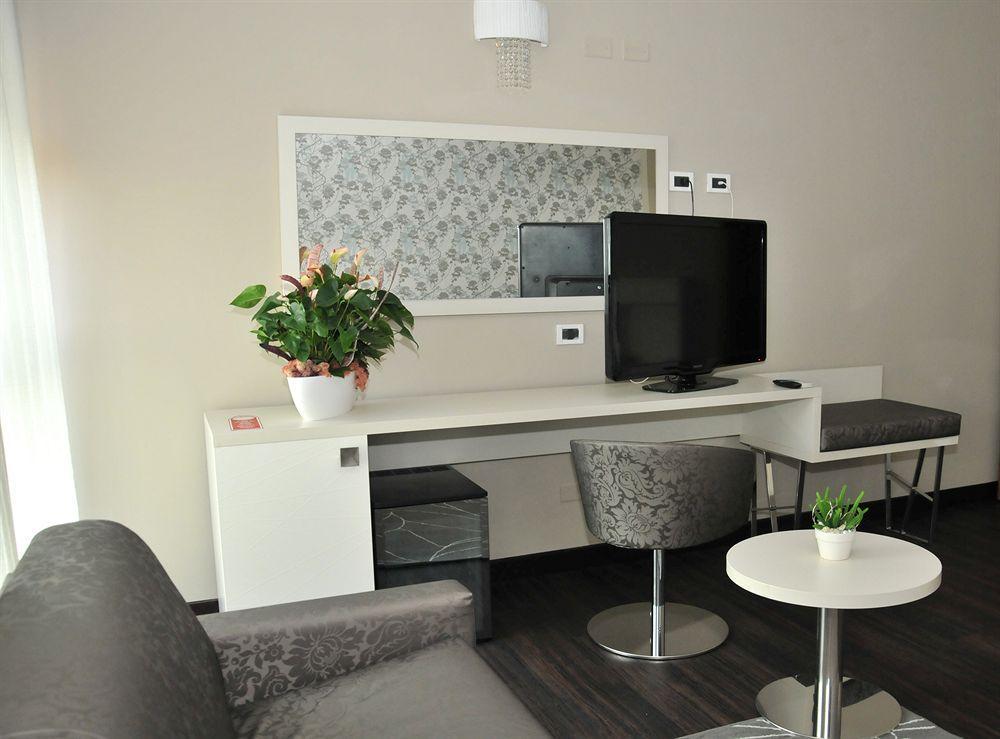 Hotel Lalla Beauty&Relax Cesenatico Eksteriør billede