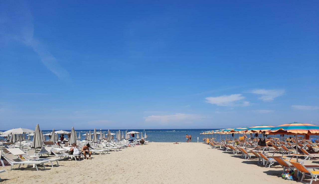 Hotel Lalla Beauty&Relax Cesenatico Eksteriør billede